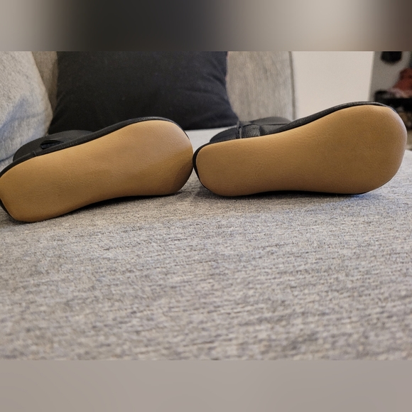 EUC - 12-18m Old Navy Boots - Picture 2 of 2